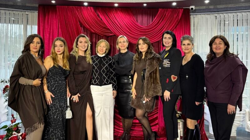 Mahru Nurullayeva Kliniği 1. Yaşını Kutladı