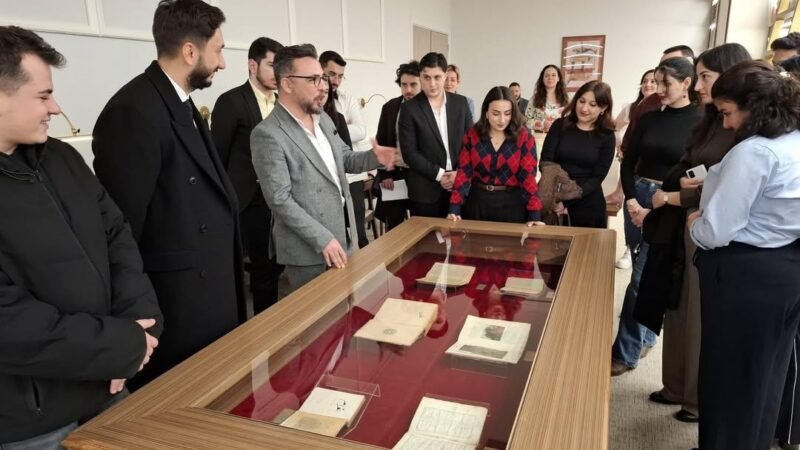 Antalya Kütüphanesi’nde stajyer avukatlara Hukuk ve Edebiyat Söyleşisi