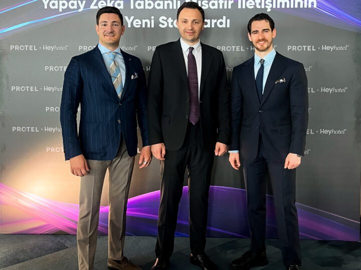 Turizm ve restoran sektöründe yapay zeka dönüşümü Antalya’da tanıtıldı