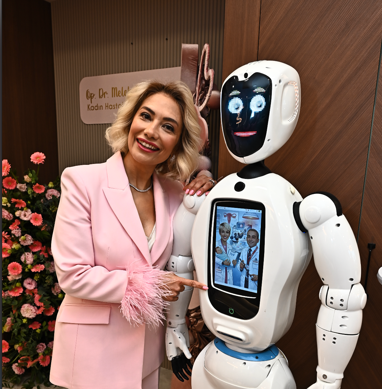 Kadın Hastalıkları ve Doğum Uzmanı Op. Dr. Melek Büyükkınacı Erol’un yeni kliniği açıldı