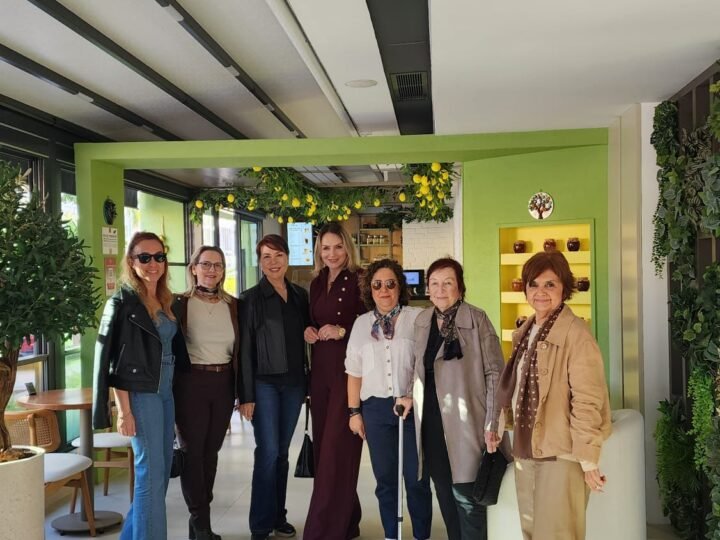 SKAL Antalya’nın kadın üyeleri, Skaladies Komite Lideri Nur Uğur’un öncülüğünde düzenlenen “Turizmciler İçin Sağlık Söyleşileri” kapsamında anlamlı bir etkinlikte bir araya geldi.