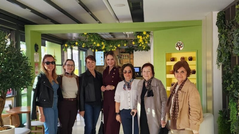 SKAL Antalya’nın kadın üyeleri, Skaladies Komite Lideri Nur Uğur’un öncülüğünde düzenlenen “Turizmciler İçin Sağlık Söyleşileri” kapsamında anlamlı bir etkinlikte bir araya geldi.