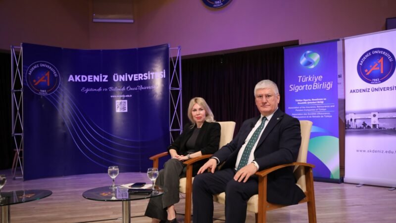 Akdeniz Üniversitesinde sigortacılığın geleceği ve kariyer fırsatları konuşuldu