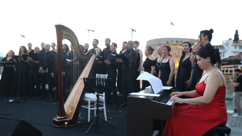Hıdırlık Kulesi’nin muhteşem atmosferinde konser keyfi