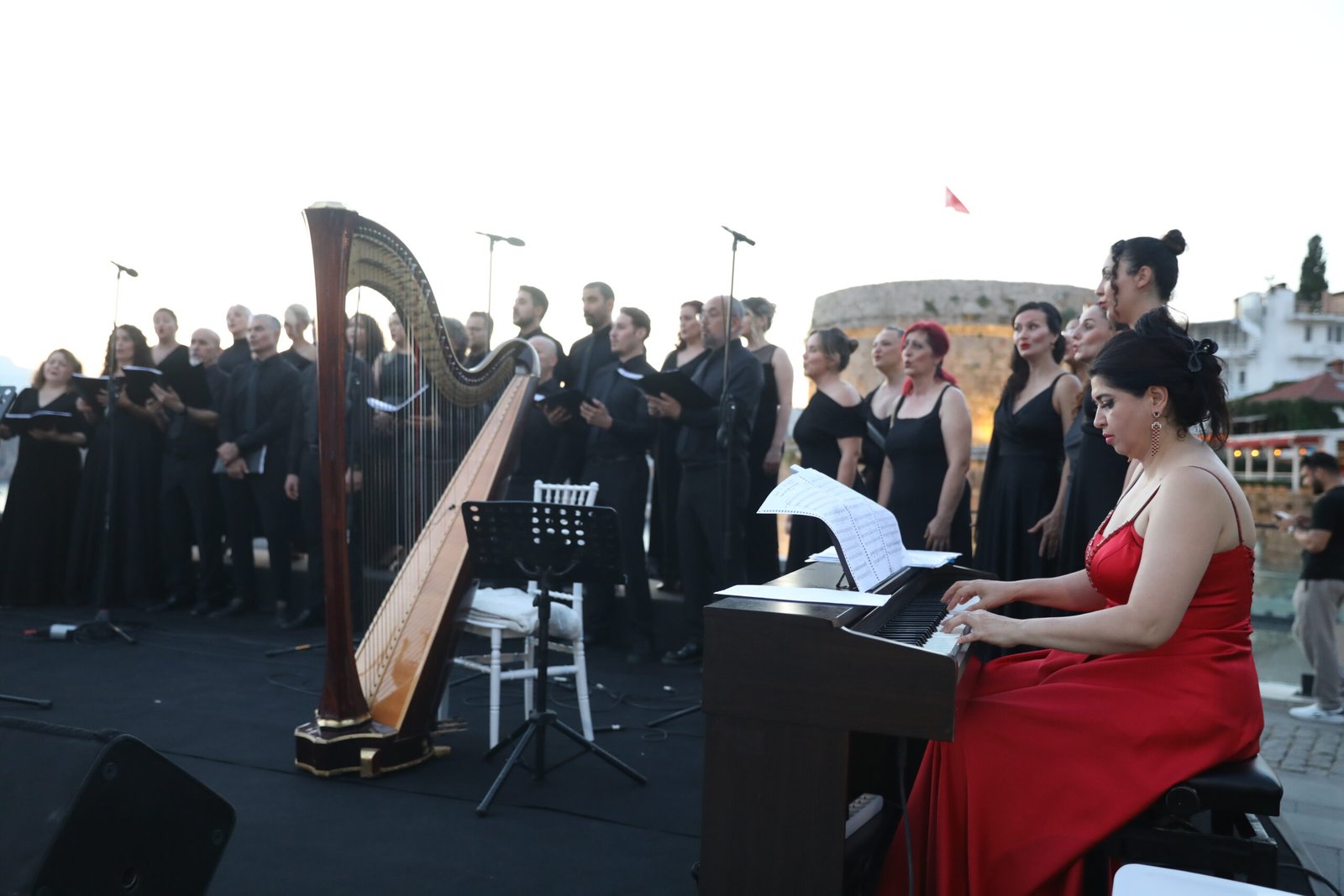 Hıdırlık Kulesi’nin muhteşem atmosferinde konser keyfi
