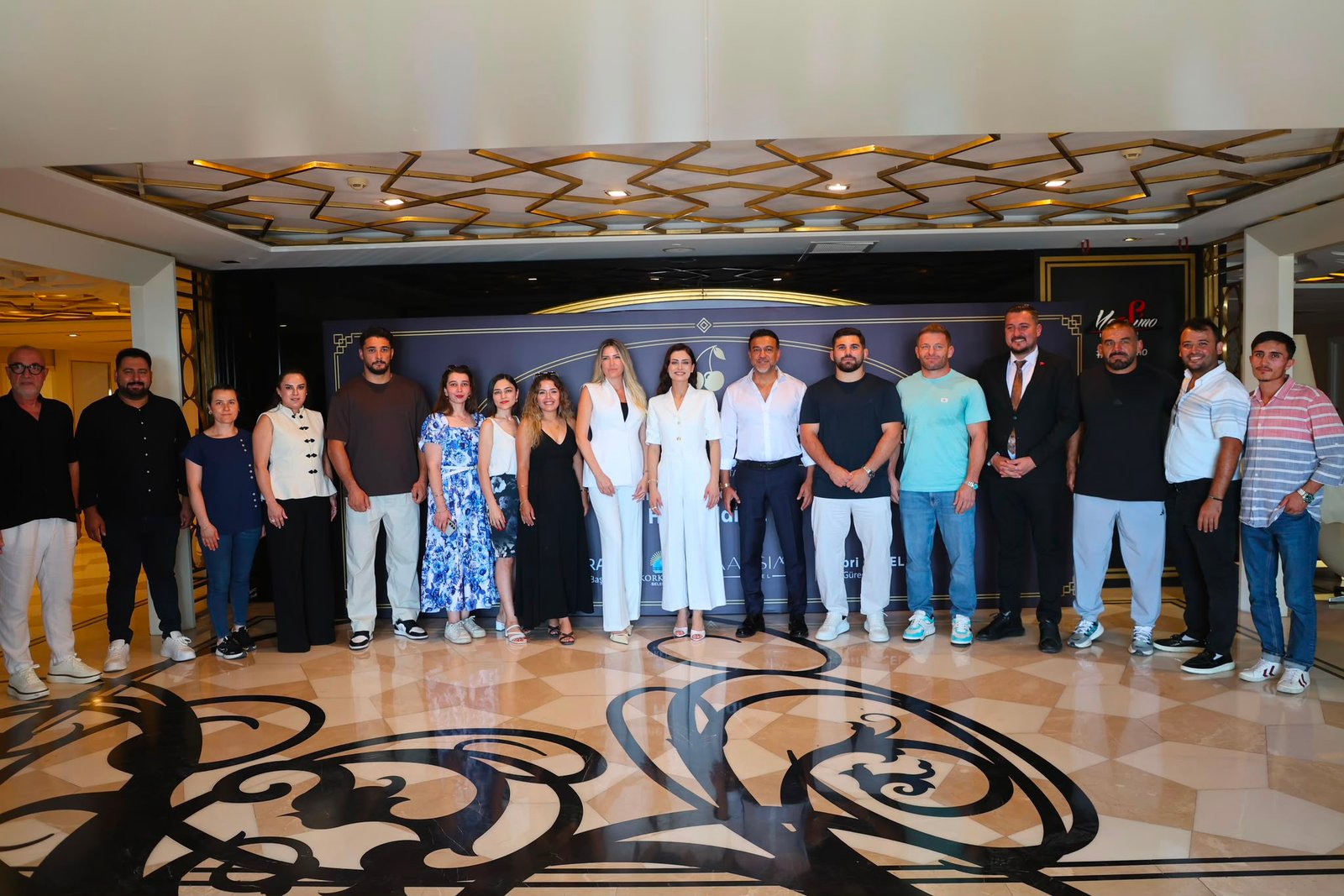 KORKUTELİ, 35 YILLIK ALTIN KİRAZ GELENEĞİNİ GELECEĞE TAŞIYOR